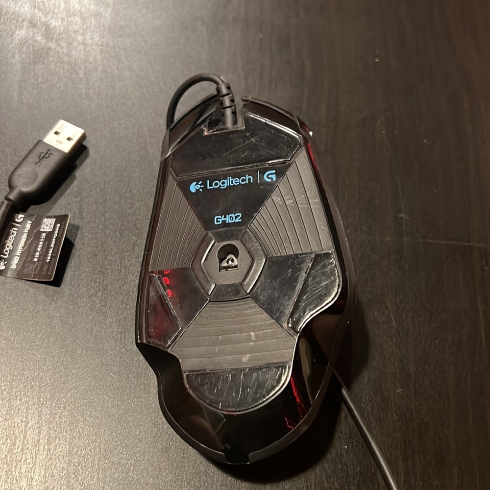 Logitech G402 Mouse - Picture 2 of 3